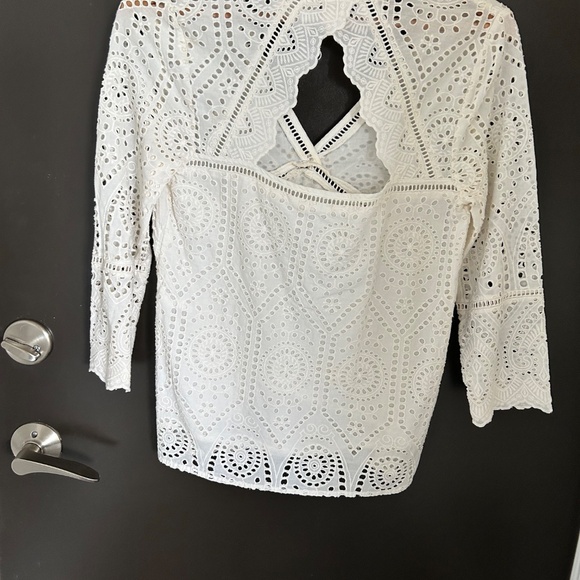 Sezane White Lace Button Back Blouse Daisy Scallop Size 36  or US Size 6 French - Picture 5 of 6